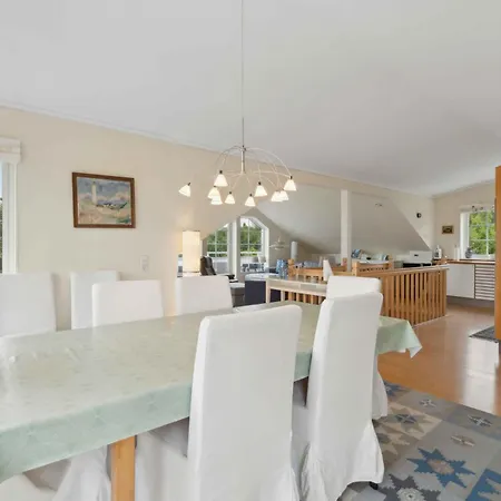 Vakantiehuis Cozy And Bright Summer House On Bornholm *