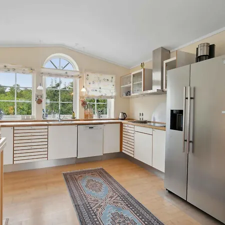 Cozy And Bright Summer House On Bornholm Hébergement de vacances Allinge-Sandvig